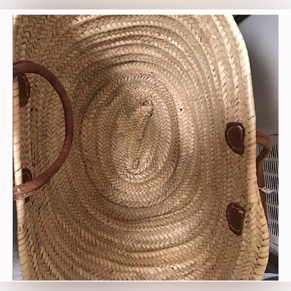 Exclusive, Picnic Basket from film Hot Pursuit 🎥 🧺 - Picture 2 of 5